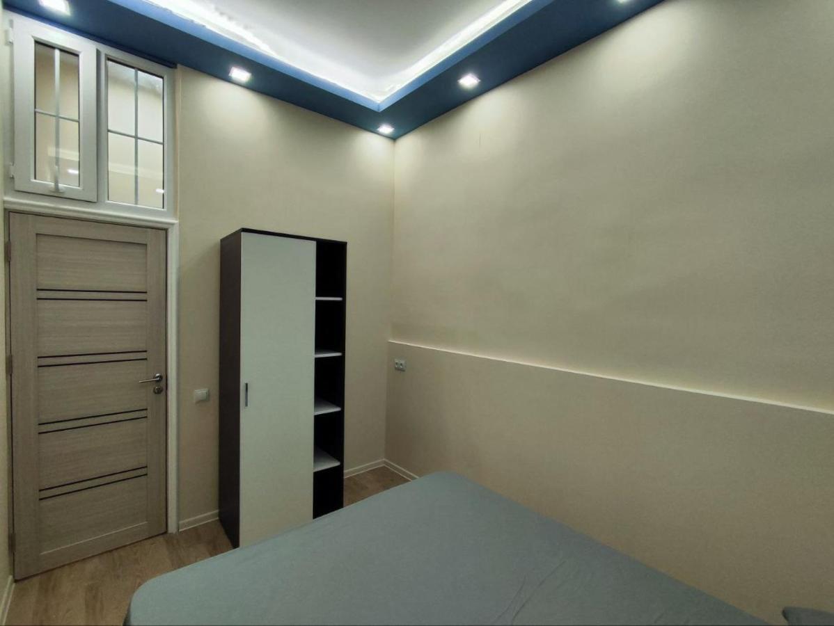 Guest House In The Small Center Yerevan Bagian luar foto